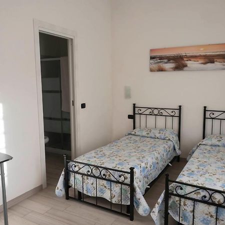 Il Giardino Dell'Eden Bed & Breakfast Acilia Ngoại thất bức ảnh