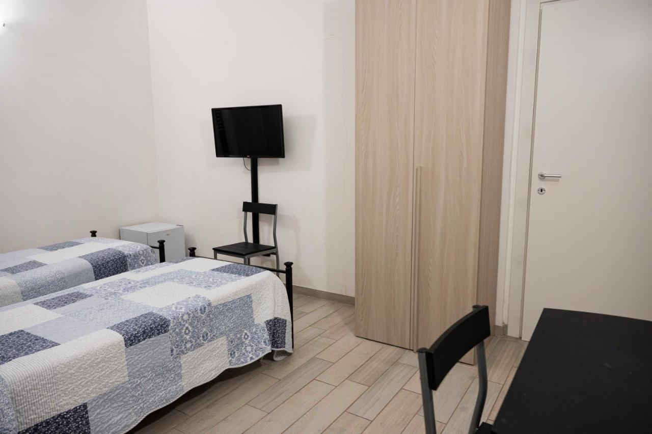 Il Giardino Dell'Eden Bed & Breakfast Acilia Ngoại thất bức ảnh