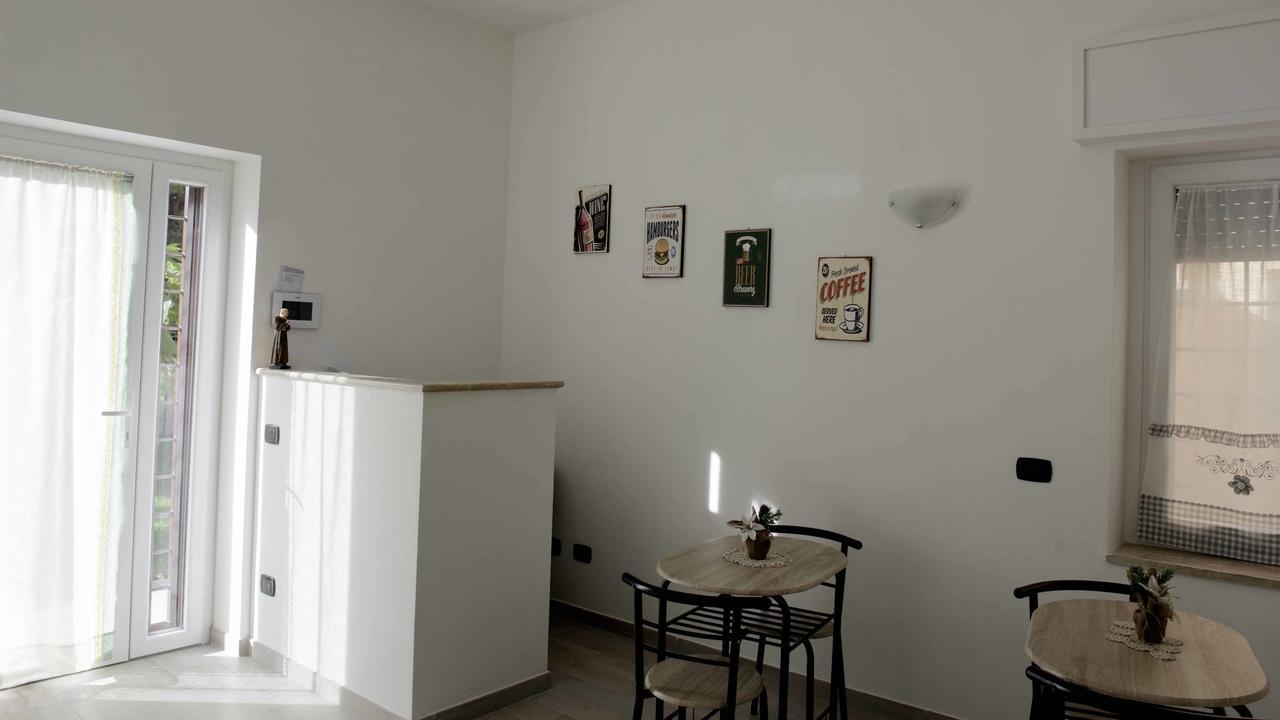Il Giardino Dell'Eden Bed & Breakfast Acilia Ngoại thất bức ảnh